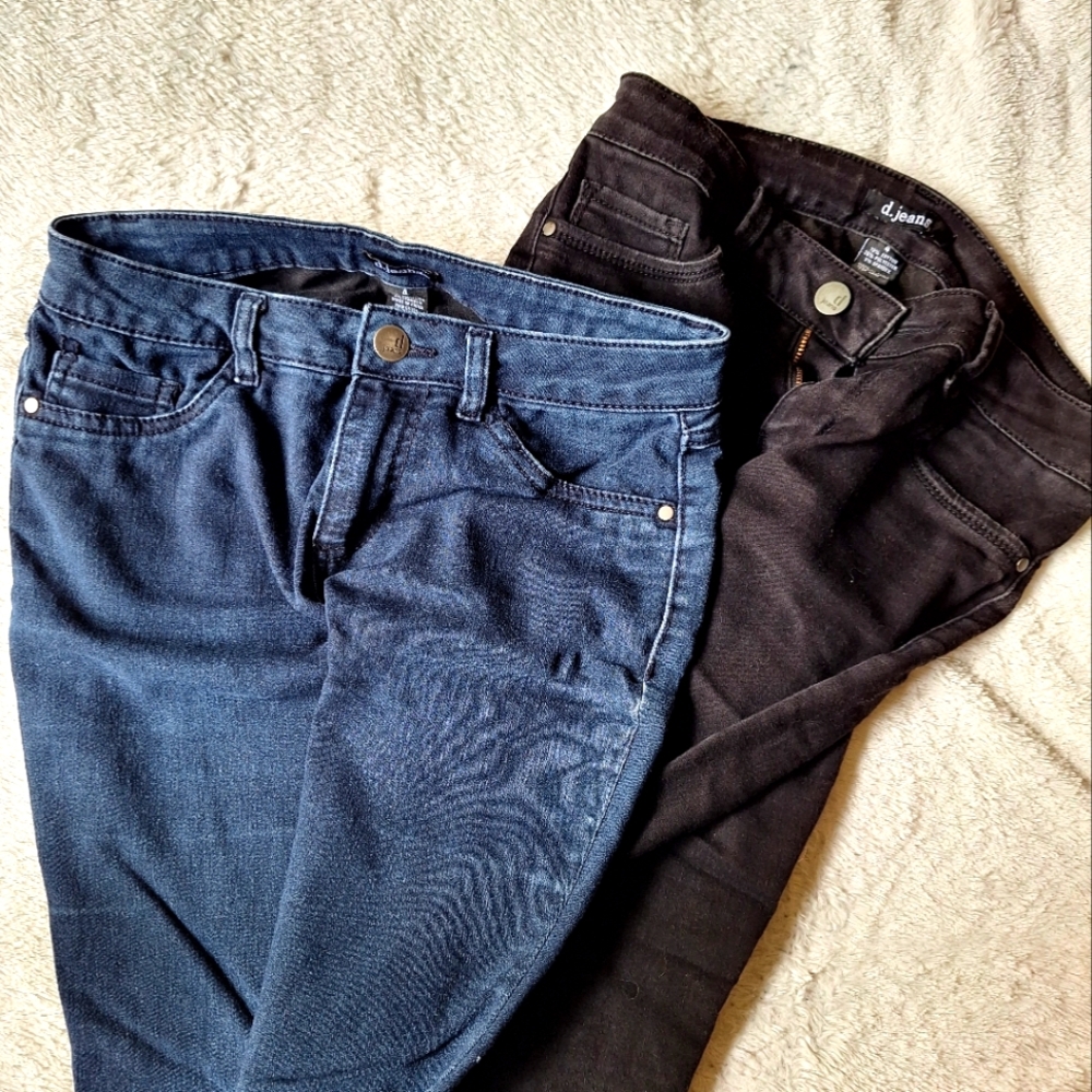 2 pairs of D. Jeans size 4